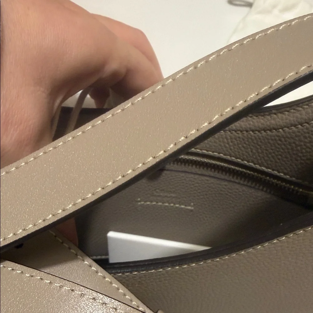 Brand New - Chloe Darryl Handbag - Picture 5 of 6
